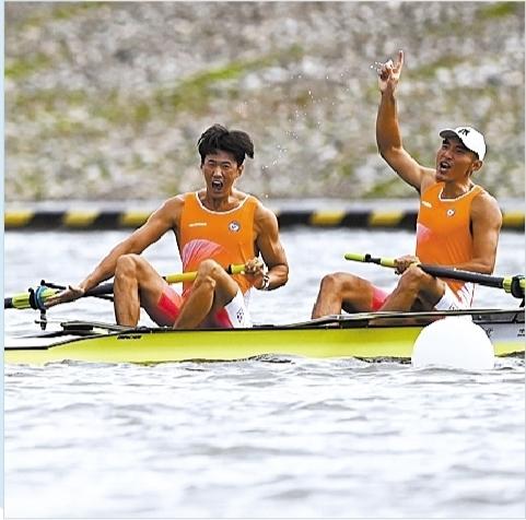 足球冠军奥运会_十四运会足球冠军_足球运动员冠军数排名